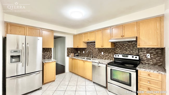 30 Caruso Dr in Brampton, ON - Building Photo - Building Photo