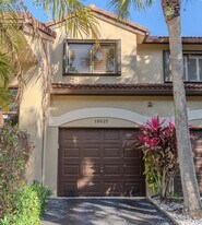 10527 NW 10th St in Plantation, FL - Building Photo