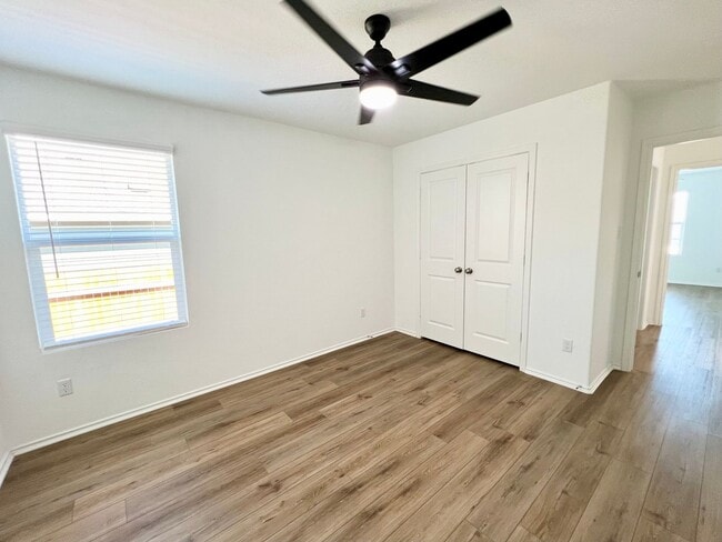 120 Perfect World Lp in Jarrell, TX - Building Photo - Building Photo