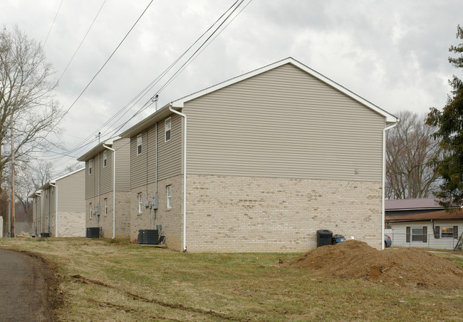 8006 3rd Ave in South Point, OH - Building Photo - Building Photo