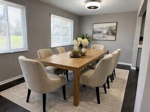 225 Thornapple Ct in Buffalo Grove, IL - Building Photo - Building Photo