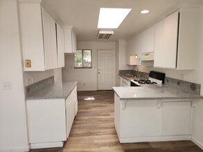 116 Baker Way in Modesto, CA - Building Photo - Building Photo