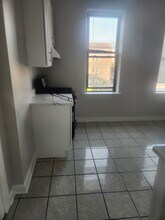 2326 S Homan Ave, Unit 2R in Chicago, IL - Building Photo - Building Photo