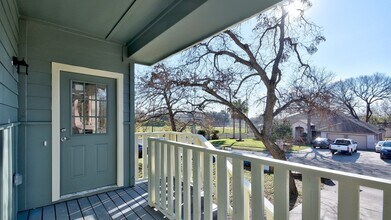 2206 Pennsylvania Ave in Austin, TX - Foto de edificio - Building Photo