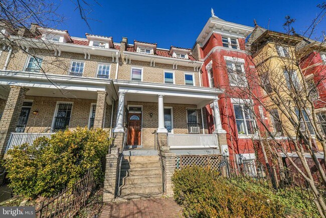 1215 Kenyon St NW in Washington, DC - Building Photo - Building Photo