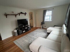 302 Twin Elms Ln in Syracuse, NY - Building Photo - Building Photo