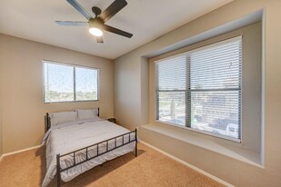 10223 W Raymond St in Tolleson, AZ - Building Photo