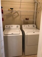 20419 Riverbend Sq, Unit Riverbend Condo in Sterling, VA - Foto de edificio - Building Photo