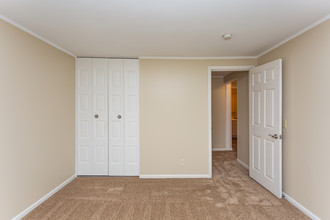 Lake of the Woods in Toledo, OH - Building Photo - Interior Photo