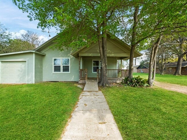 property at 4314 6th St