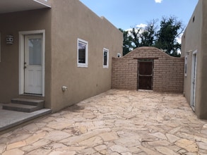 406 N 4th St in Alpine, TX - Building Photo - Building Photo