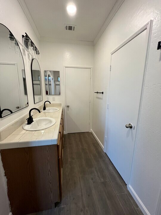 5183 E Lowe Ave in Fresno, CA - Building Photo