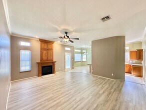 6818 SW Drakestone Blvd in Lawton, OK - Building Photo - Building Photo