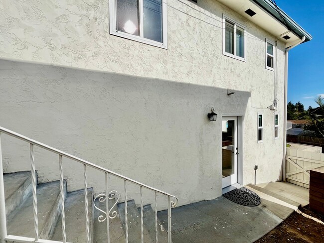 5091 Leo St in San Diego, CA - Building Photo - Building Photo