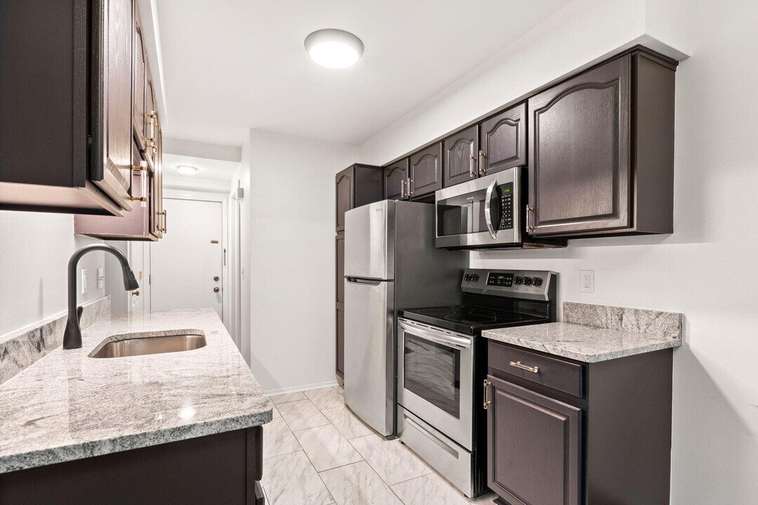 3034 Forest Creek Ct in Ann Arbor, MI - Building Photo