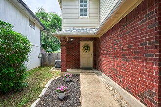 1582 Parkfield Cir in Round Rock, TX - Building Photo - Building Photo