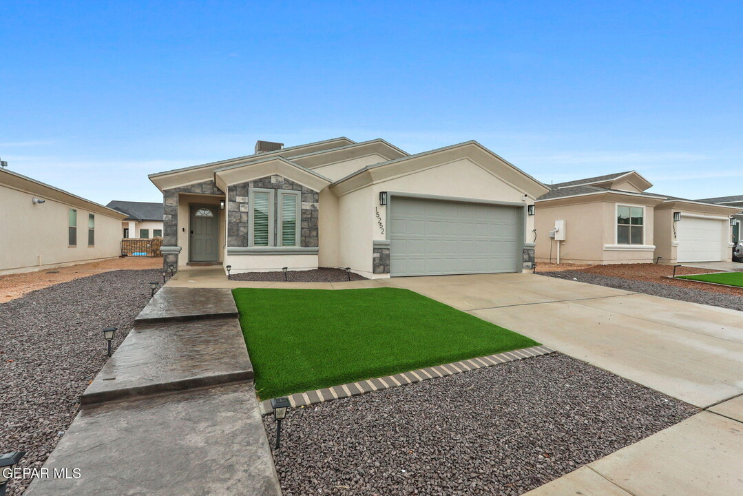 15252 Apex Ct in El Paso, TX - Building Photo