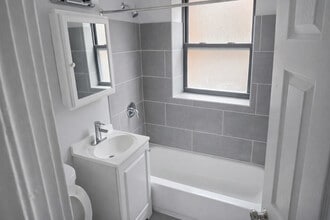 2125 E 67th St in Chicago, IL - Building Photo - Building Photo