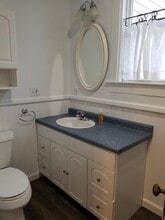 44 Wood St, Unit Unit2 in Lewiston, ME - Building Photo - Building Photo