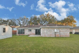 1712 Redwood Cir in Alvin, TX - Building Photo - Building Photo