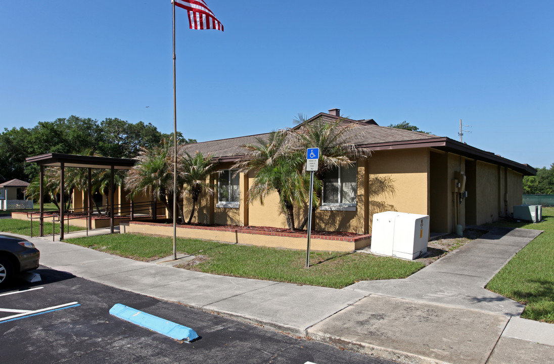 Meadow Lake Apartments in Orlando, FL - Building Photo