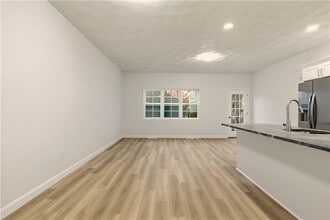 45 Windsor Rd in Cranston, RI - Building Photo - Building Photo