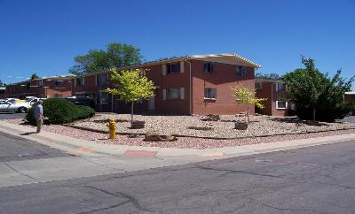 666 Moore St in Lakewood, CO - Foto de edificio