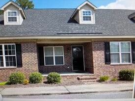 112 Lakeview Commons Dr in Statesboro, GA - Building Photo