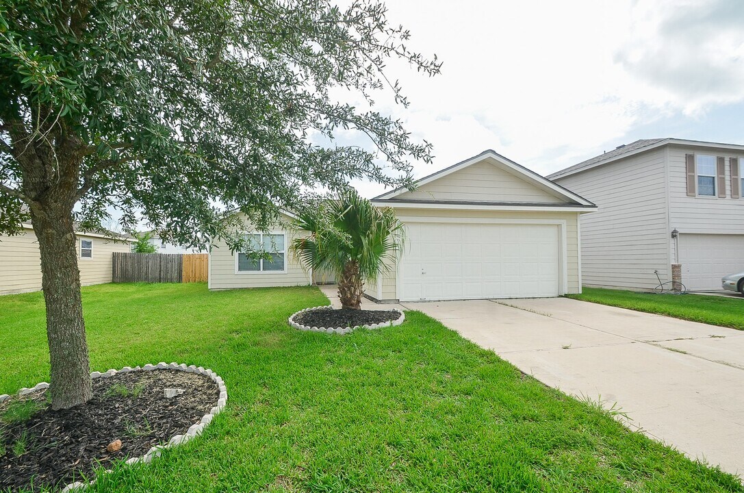 7211 Towering Pine Ln in Richmond, TX - Building Photo