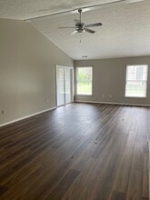310 Lauren Cir Dr in Englewood, OH - Building Photo - Building Photo