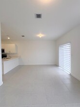 2490 SE 29th St in Homestead, FL - Foto de edificio - Building Photo