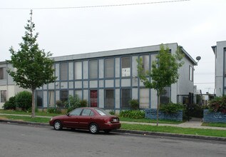 130 W Wilson Ave in Orange, CA - Building Photo - Building Photo