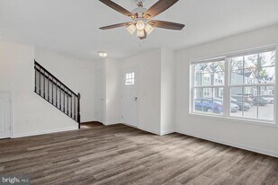 157 Spanglers Mill Rd in New Cumberland, PA - Building Photo