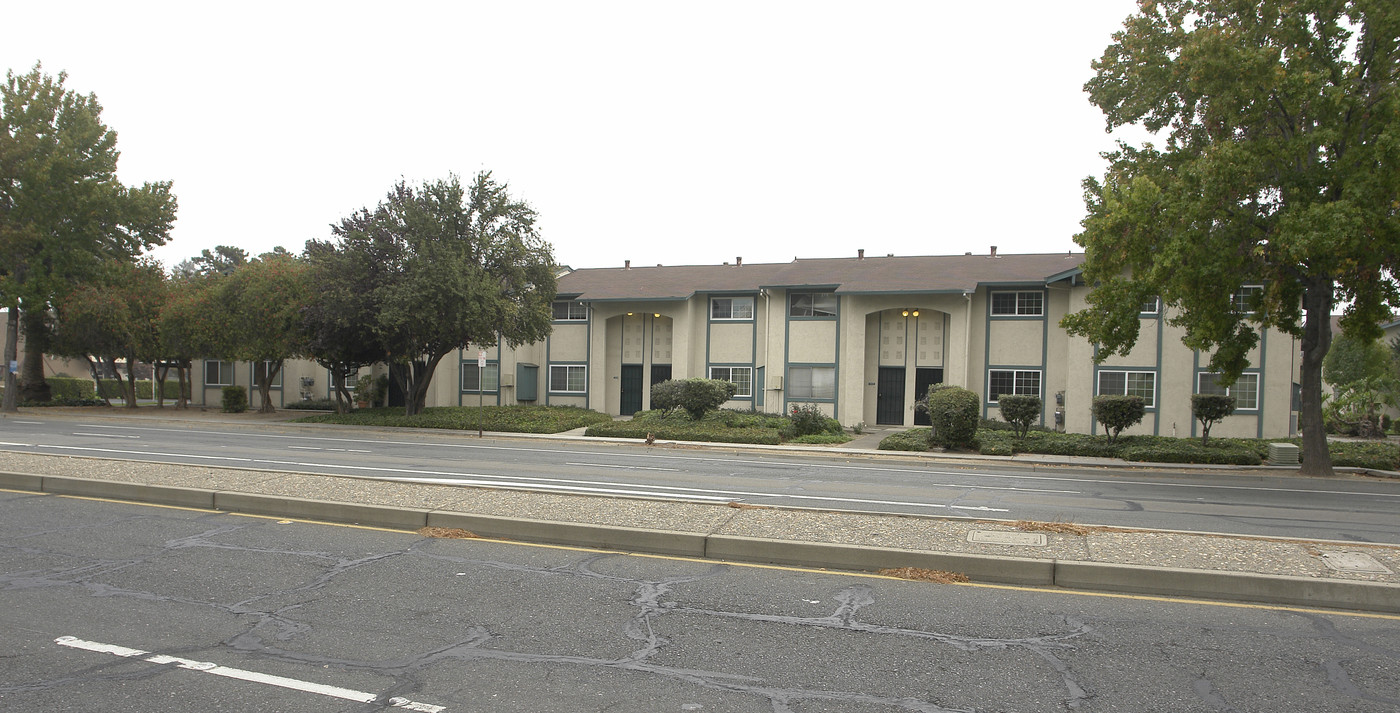 4502-4512 Thornton Ave in Fremont, CA - Foto de edificio