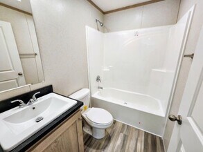 5810 US-20 in Wakeman, OH - Building Photo - Building Photo