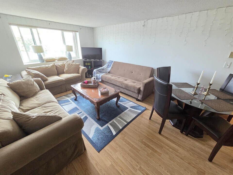 94 Beacon St, Unit 67 in Somerville, MA - Building Photo