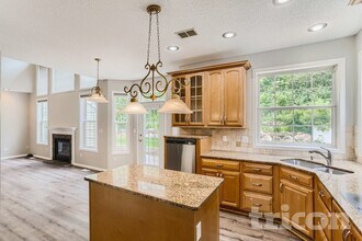 15012 Viewcrest Ln in Burnsville, MN - Building Photo - Building Photo