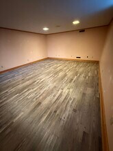 607 W Picnic St in Shawano, WI - Foto de edificio - Building Photo