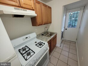 423 Mellon St SE in Washington, DC - Building Photo - Building Photo