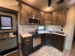 849 NW 12th St in Homestead, FL - Building Photo - Building Photo