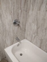 688 Communipaw Ave in Jersey City, NJ - Building Photo - Building Photo