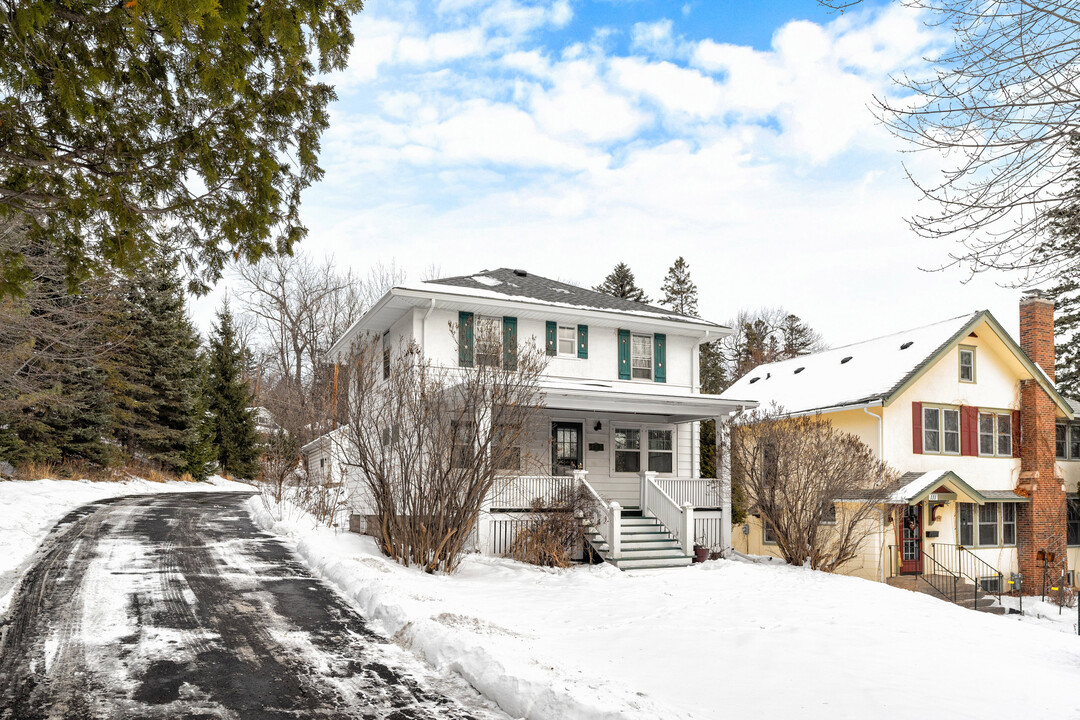 107 Greenwood Ln in Duluth, MN - Foto de edificio