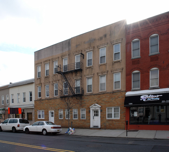 1046 Broadway in Bayonne, NJ - Building Photo - Building Photo