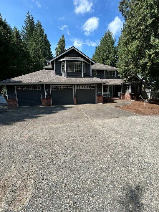 24425 NE 26th St in Redmond, WA - Building Photo