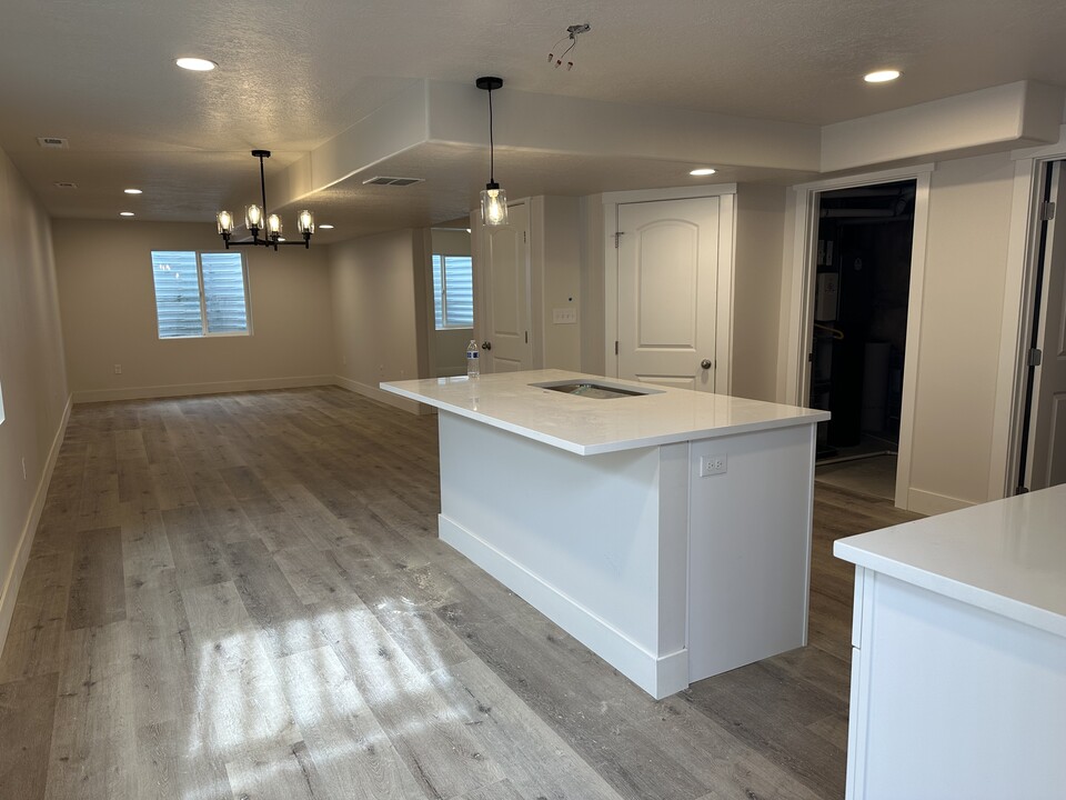 13586 S Watts Ln in Riverton, UT - Building Photo