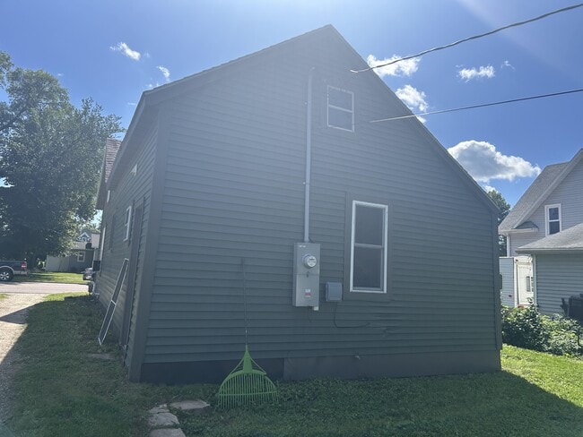 406 W Alcott Ave in Fergus Falls, MN - Building Photo - Building Photo