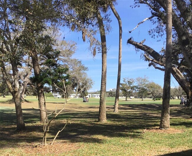 48 Country Club Dr in Largo, FL - Building Photo - Building Photo