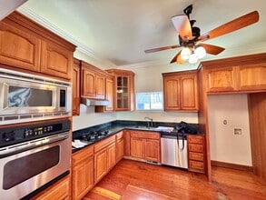 242 E Main St in Grass Valley, CA - Building Photo - Building Photo