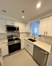 534 Commonwealth Ave in Boston, MA - Foto de edificio - Building Photo