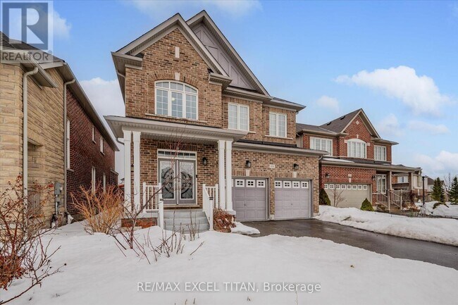 498 Thomas Slee Dr in Kitchener, ON - Building Photo - Building Photo